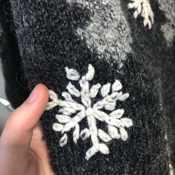 Vintage embroidered oversized sweater - Picture 2 of 5